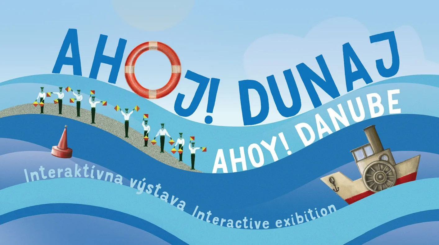 Kľúčový vizuál výstavy Ahoj! Dunaj: modré vlny, parník a postavy so signálnymi vlajkami.